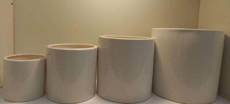 گلدان استوانه سایز 3 (از سمت چپ)
